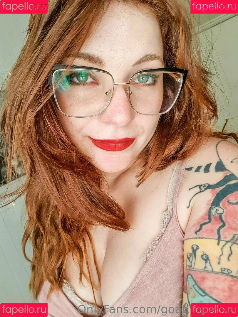 goat.redhead / thegingerfarmgirl Onlyfans Photo Gallery 