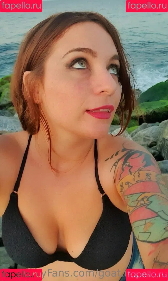 goat.redhead / thegingerfarmgirl Onlyfans Photo Gallery 