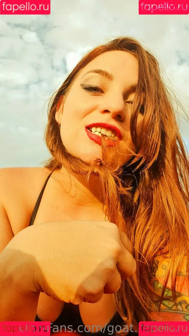 goat.redhead / thegingerfarmgirl Onlyfans Photo Gallery 