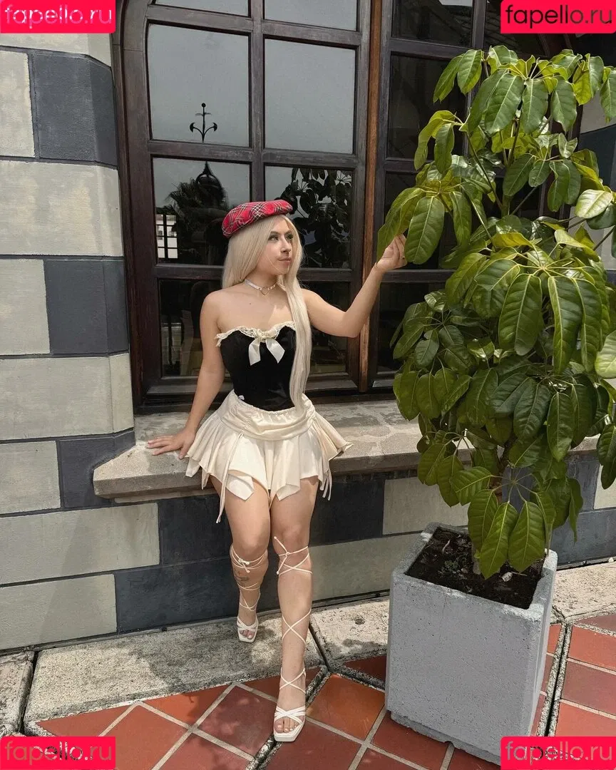 LaPetiteMort / la_petite_mort_77 Onlyfans Photo Gallery 