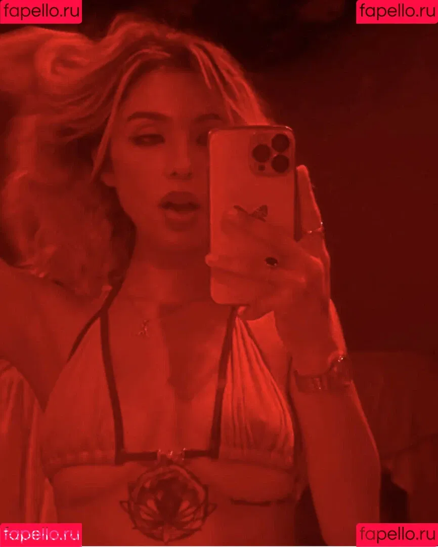 Ali / Allliieee333 / aliaremyinitials Onlyfans Photo Gallery 