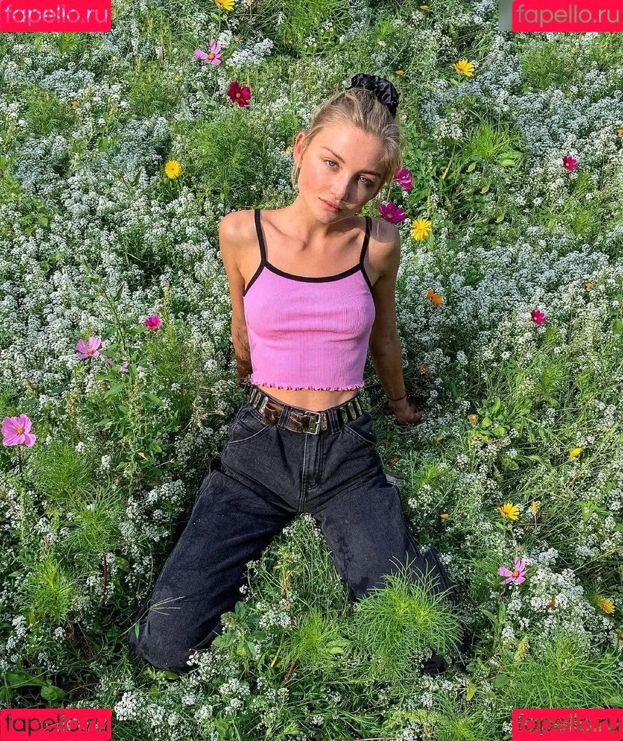 Juleslw / Julia Wulf Onlyfans Photo Gallery 