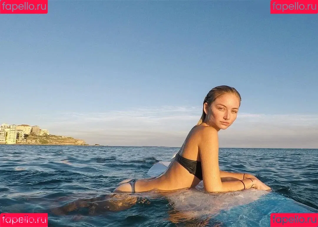 Juleslw / Julia Wulf Onlyfans Photo Gallery 