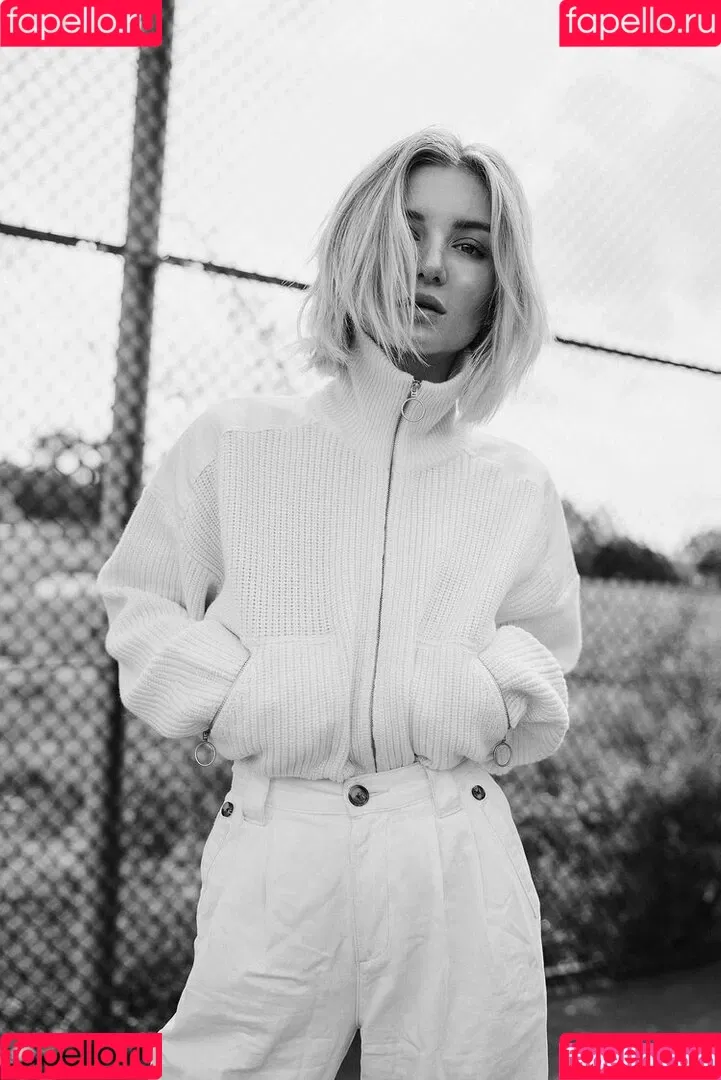 Juleslw / Julia Wulf Onlyfans Photo Gallery 