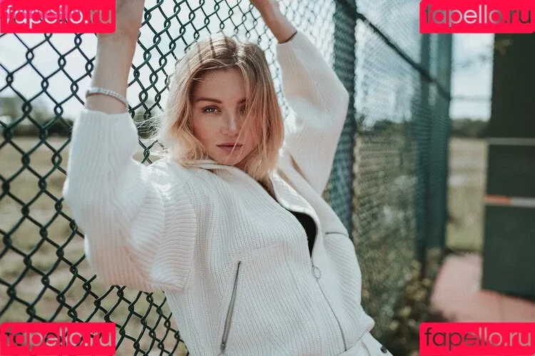 Juleslw / Julia Wulf Onlyfans Photo Gallery 