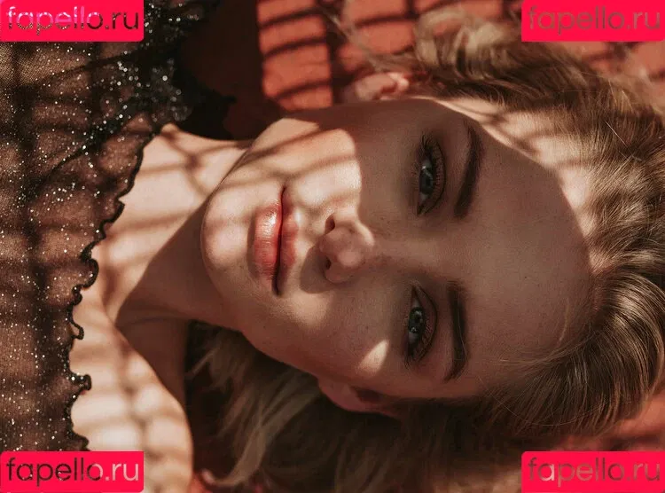 Juleslw / Julia Wulf Onlyfans Photo Gallery 