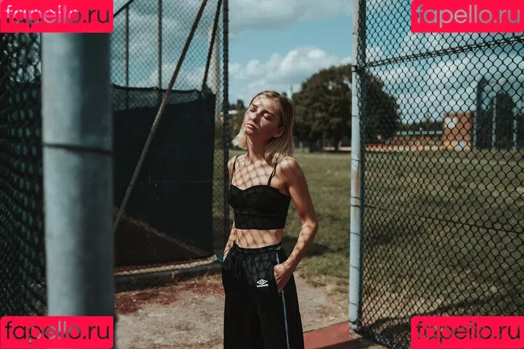 Juleslw / Julia Wulf Onlyfans Photo Gallery 