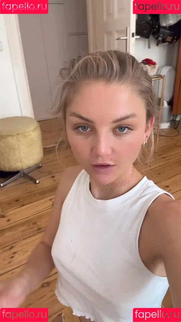 Juleslw / Julia Wulf Onlyfans Photo Gallery 