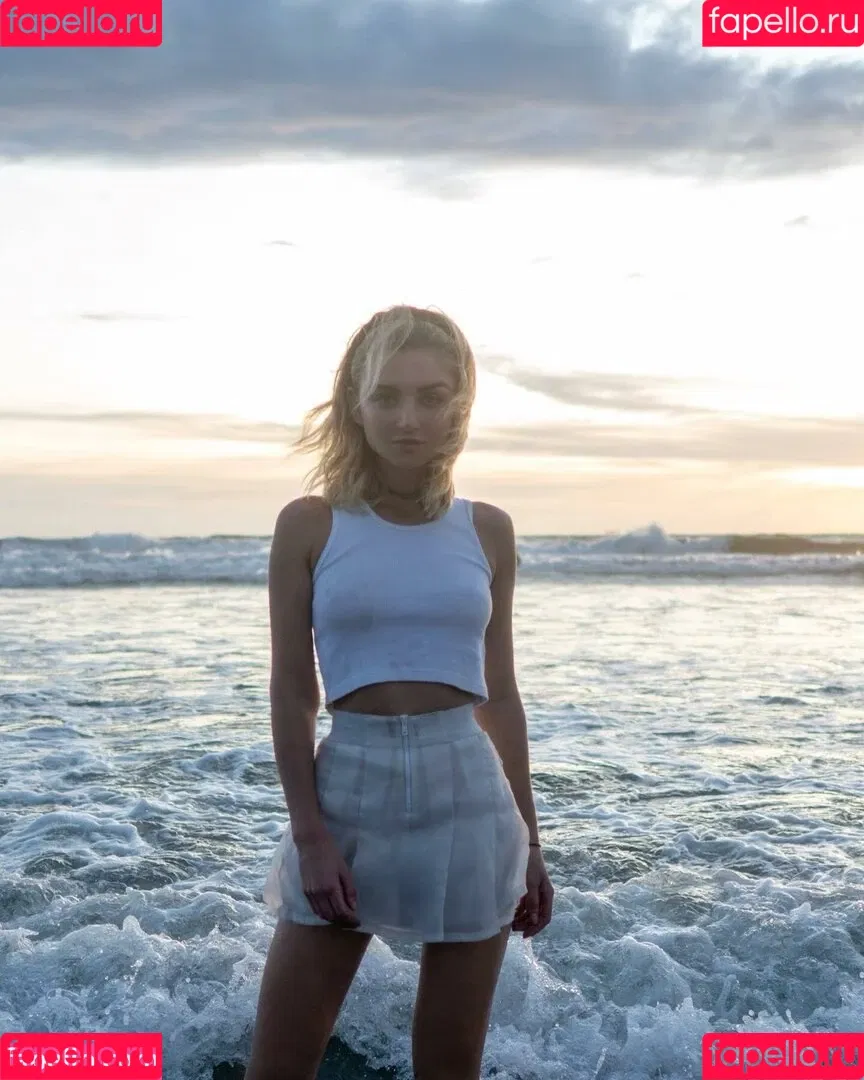 Juleslw / Julia Wulf Onlyfans Photo Gallery 