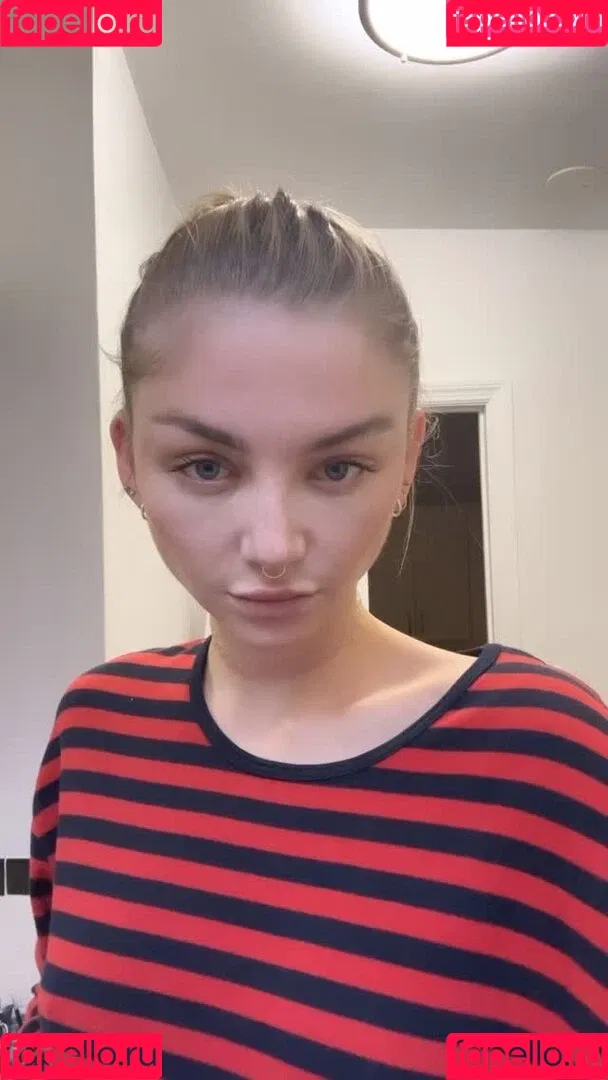 Juleslw / Julia Wulf Onlyfans Photo Gallery 