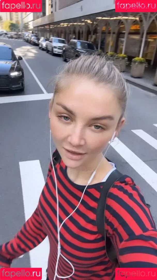 Juleslw / Julia Wulf Onlyfans Photo Gallery 