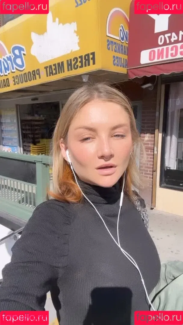 Juleslw / Julia Wulf Onlyfans Photo Gallery 