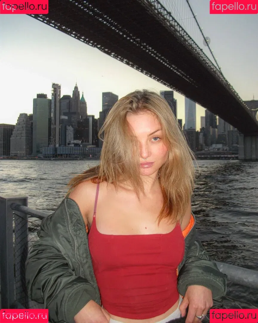 Juleslw / Julia Wulf Onlyfans Photo Gallery 