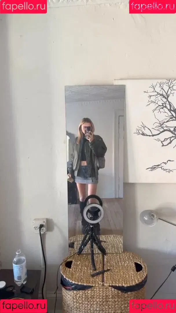 Juleslw / Julia Wulf Onlyfans Photo Gallery 