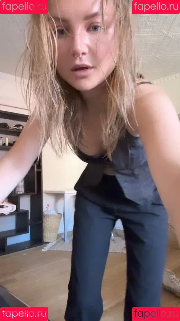 Juleslw / Julia Wulf Onlyfans Photo Gallery 