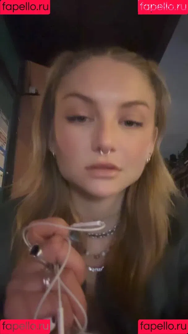 Juleslw / Julia Wulf Onlyfans Photo Gallery 