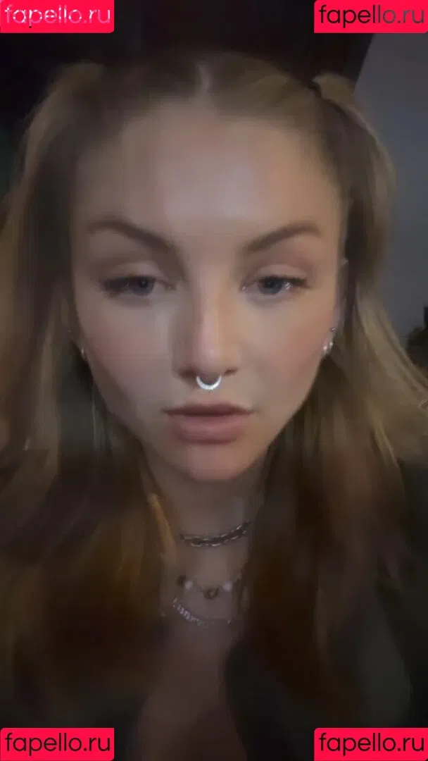 Juleslw / Julia Wulf Onlyfans Photo Gallery 