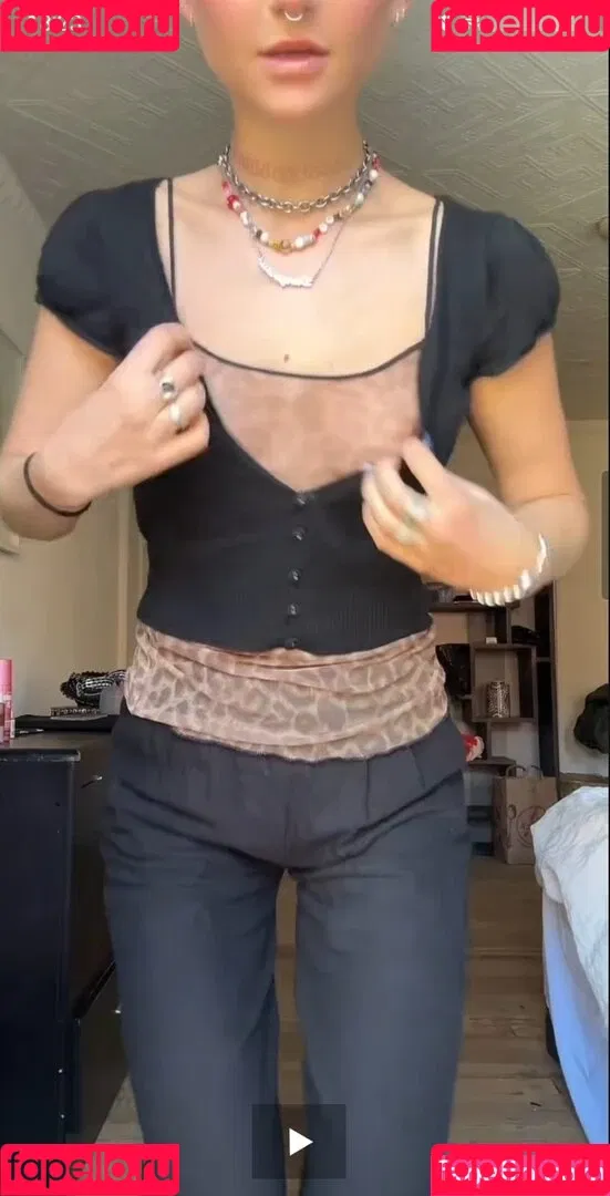 Juleslw / Julia Wulf Onlyfans Photo Gallery 