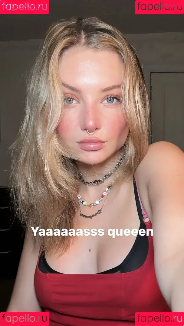 Juleslw / Julia Wulf Onlyfans Photo Gallery 