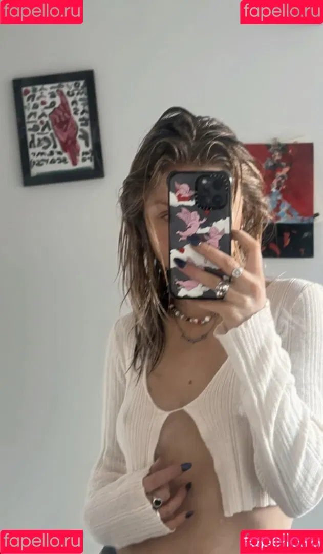 Juleslw / Julia Wulf Onlyfans Photo Gallery 