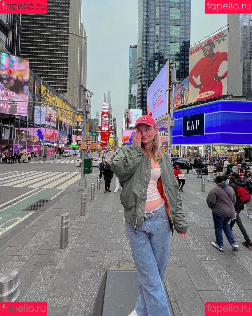 Juleslw / Julia Wulf Onlyfans Photo Gallery 