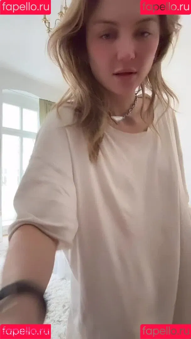 Juleslw / Julia Wulf Onlyfans Photo Gallery 