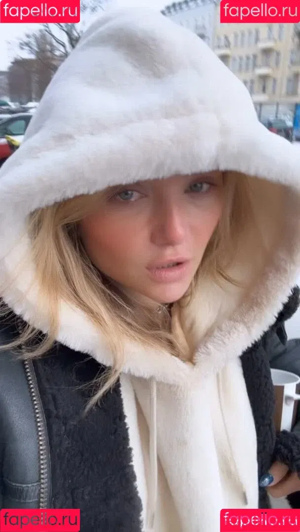 Juleslw / Julia Wulf Onlyfans Photo Gallery 