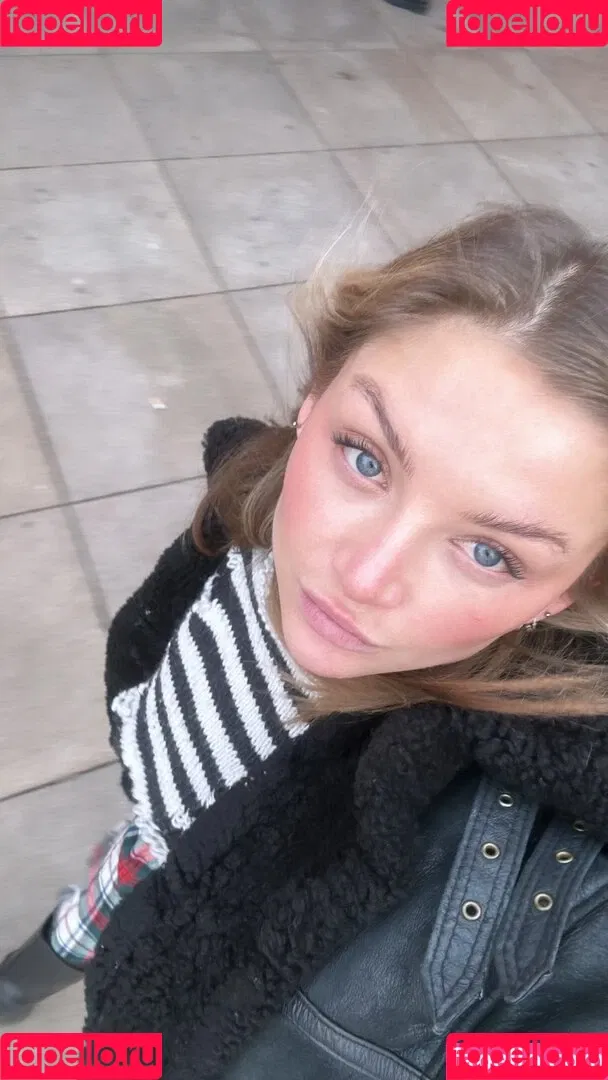 Juleslw / Julia Wulf Onlyfans Photo Gallery 