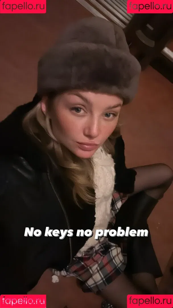 Juleslw / Julia Wulf Onlyfans Photo Gallery 