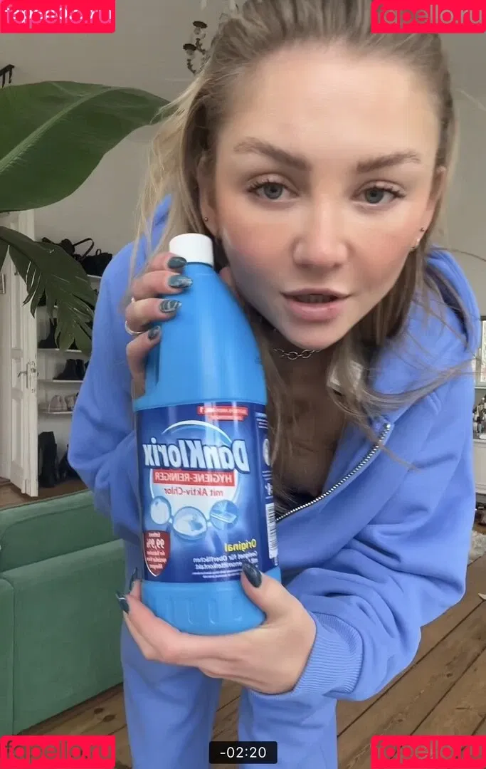 Juleslw / Julia Wulf Onlyfans Photo Gallery 