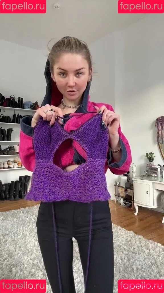 Juleslw / Julia Wulf Onlyfans Photo Gallery 