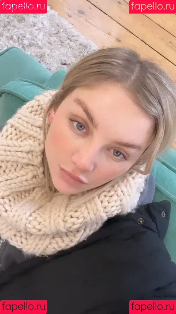 Juleslw / Julia Wulf Onlyfans Photo Gallery 