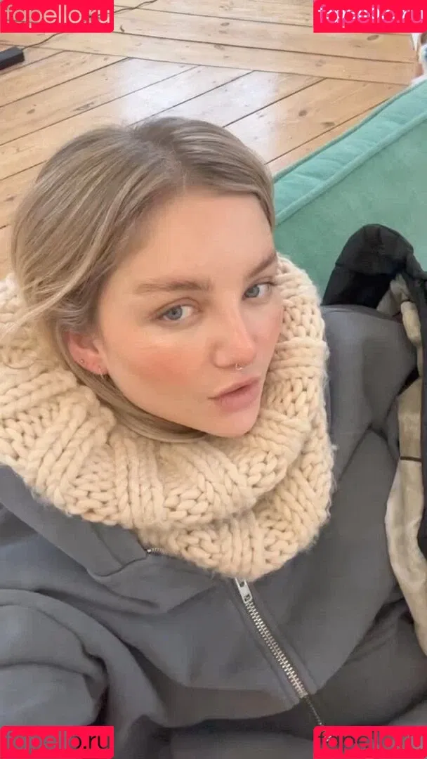 Juleslw / Julia Wulf Onlyfans Photo Gallery 