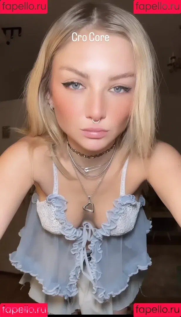 Juleslw / Julia Wulf Onlyfans Photo Gallery 