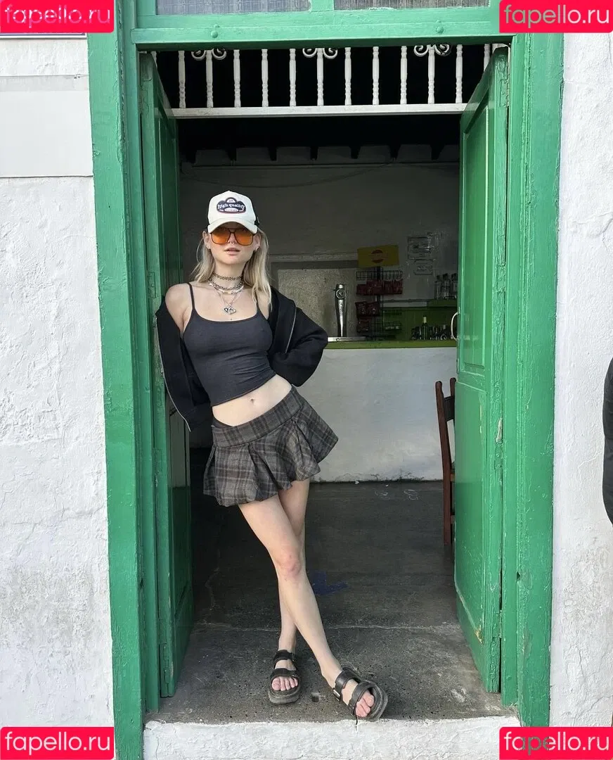 Juleslw / Julia Wulf Onlyfans Photo Gallery 