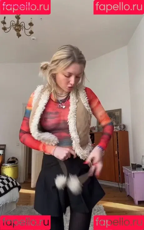 Juleslw / Julia Wulf Onlyfans Photo Gallery 