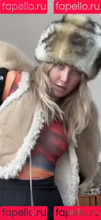 Juleslw / Julia Wulf Onlyfans Photo Gallery 