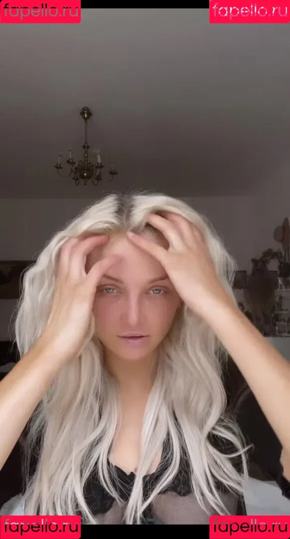 Juleslw / Julia Wulf Onlyfans Photo Gallery 