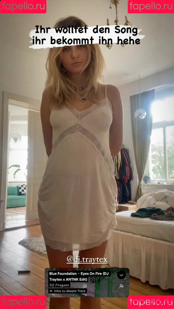 Juleslw / Julia Wulf Onlyfans Photo Gallery 