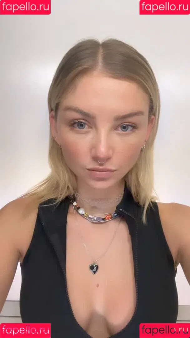 Juleslw / Julia Wulf Onlyfans Photo Gallery 