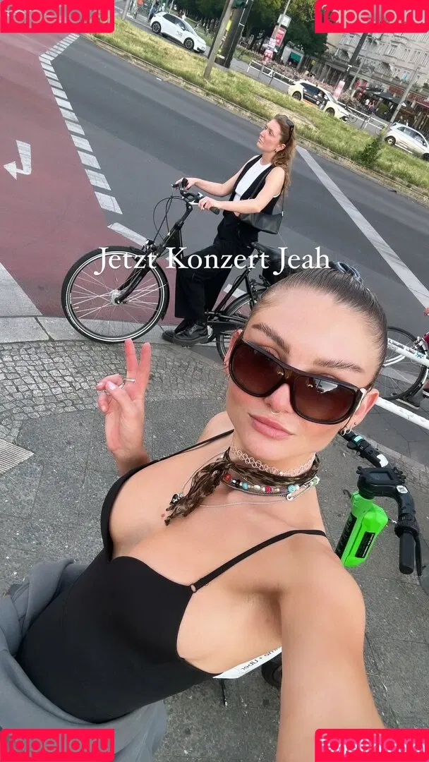 Juleslw / Julia Wulf Onlyfans Photo Gallery 