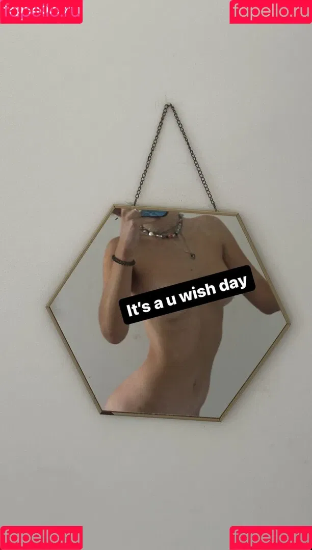 Juleslw / Julia Wulf Onlyfans Photo Gallery 