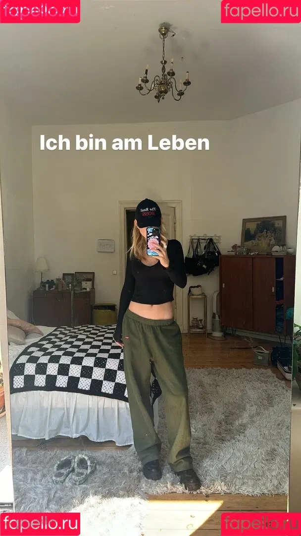 Juleslw / Julia Wulf Onlyfans Photo Gallery 