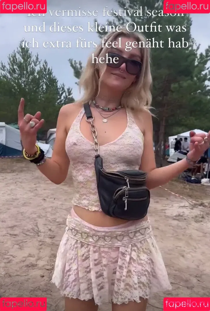 Juleslw / Julia Wulf Onlyfans Photo Gallery 