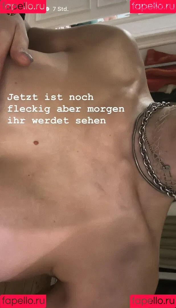 Juleslw / Julia Wulf Onlyfans Photo Gallery 