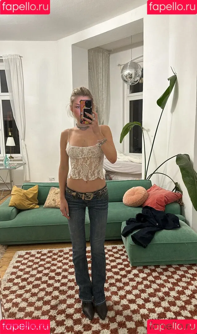 Juleslw / Julia Wulf Onlyfans Photo Gallery 