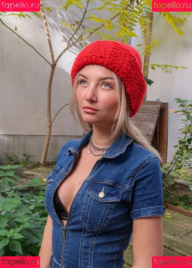 Juleslw / Julia Wulf Onlyfans Photo Gallery 