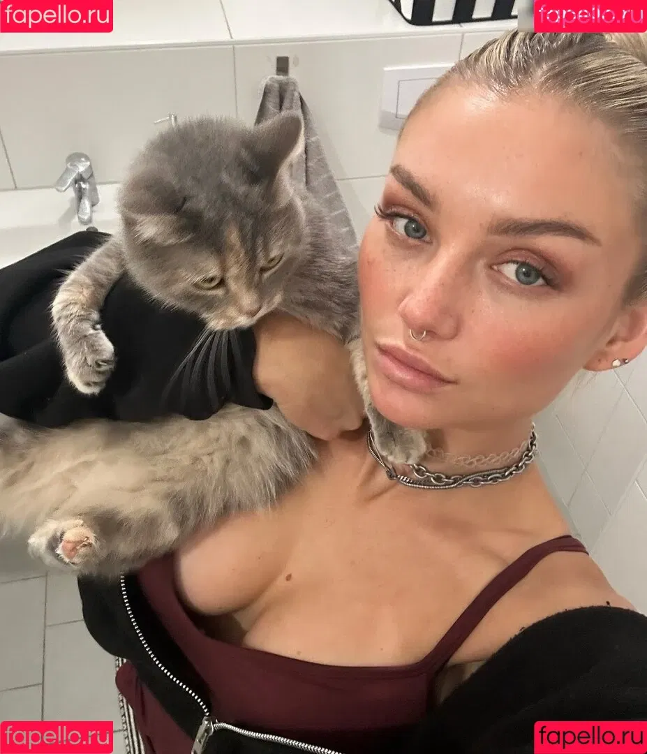 Juleslw / Julia Wulf Onlyfans Photo Gallery 