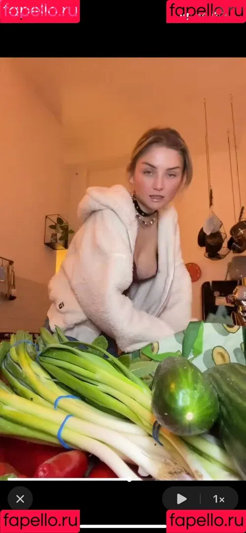 Juleslw / Julia Wulf Onlyfans Photo Gallery 