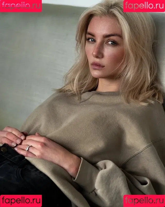 Juleslw / Julia Wulf Onlyfans Photo Gallery 